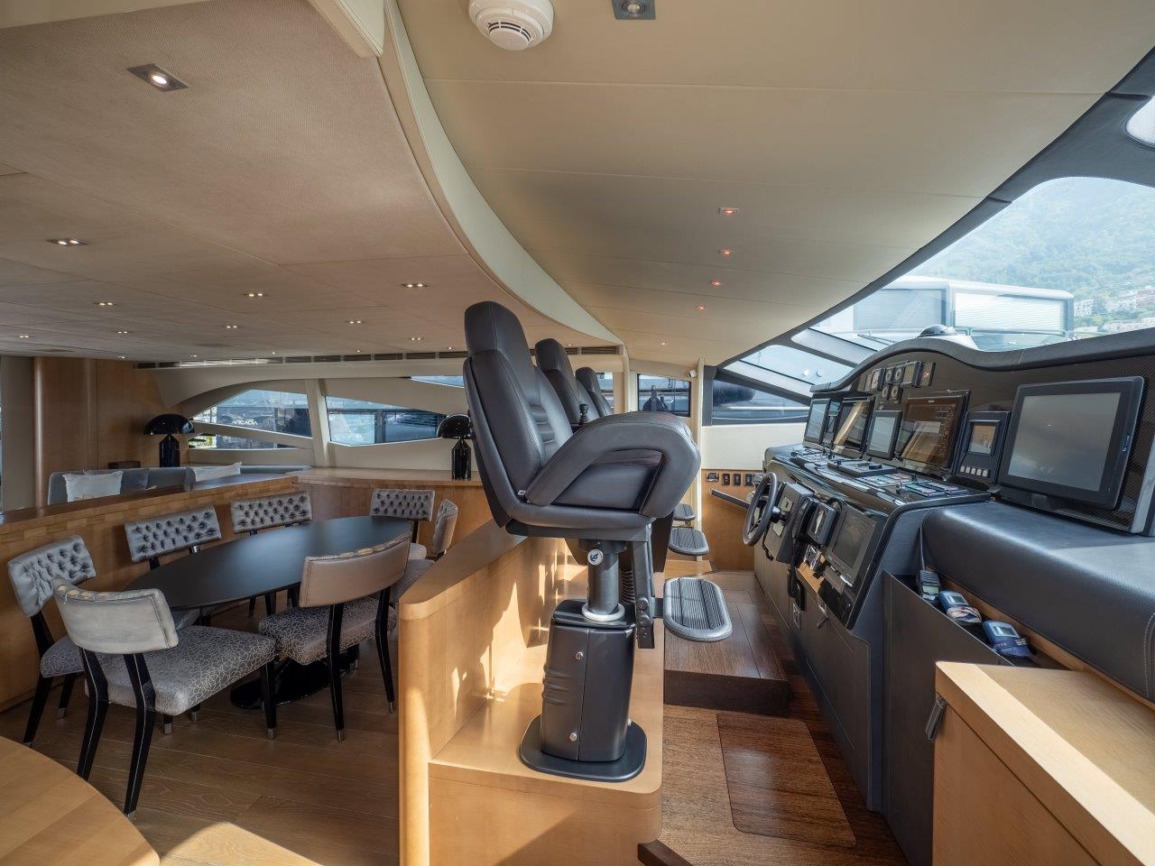 2010 PERSHING 115' 